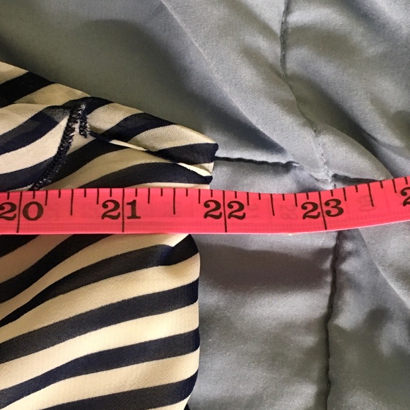 Black white flounce flutter lined Cami top… - Picture 3 of 5